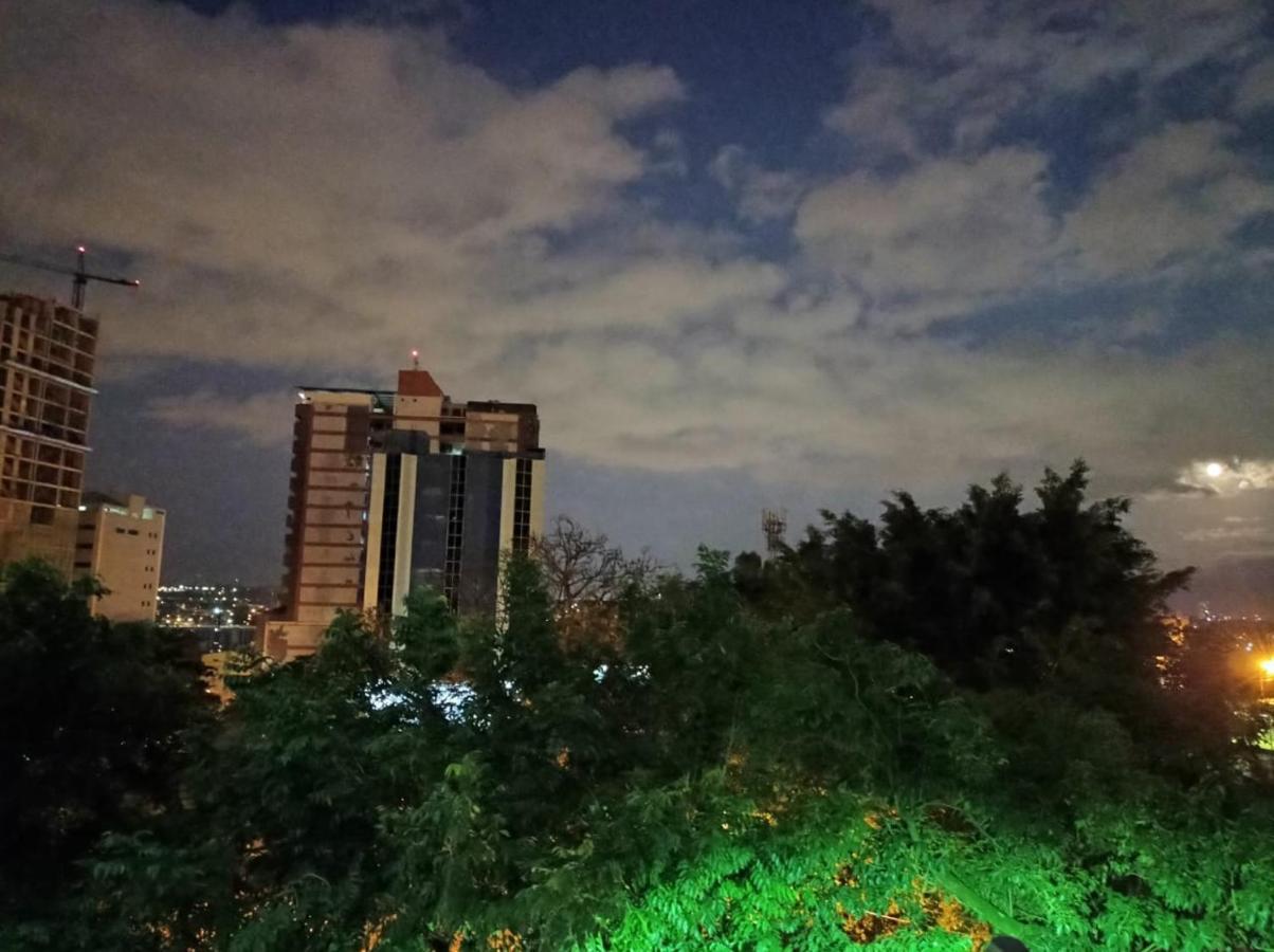 Amplio Y Comodo Apartamento Con Bella Vista En Pleno Centro Ciudad del Este Luaran gambar