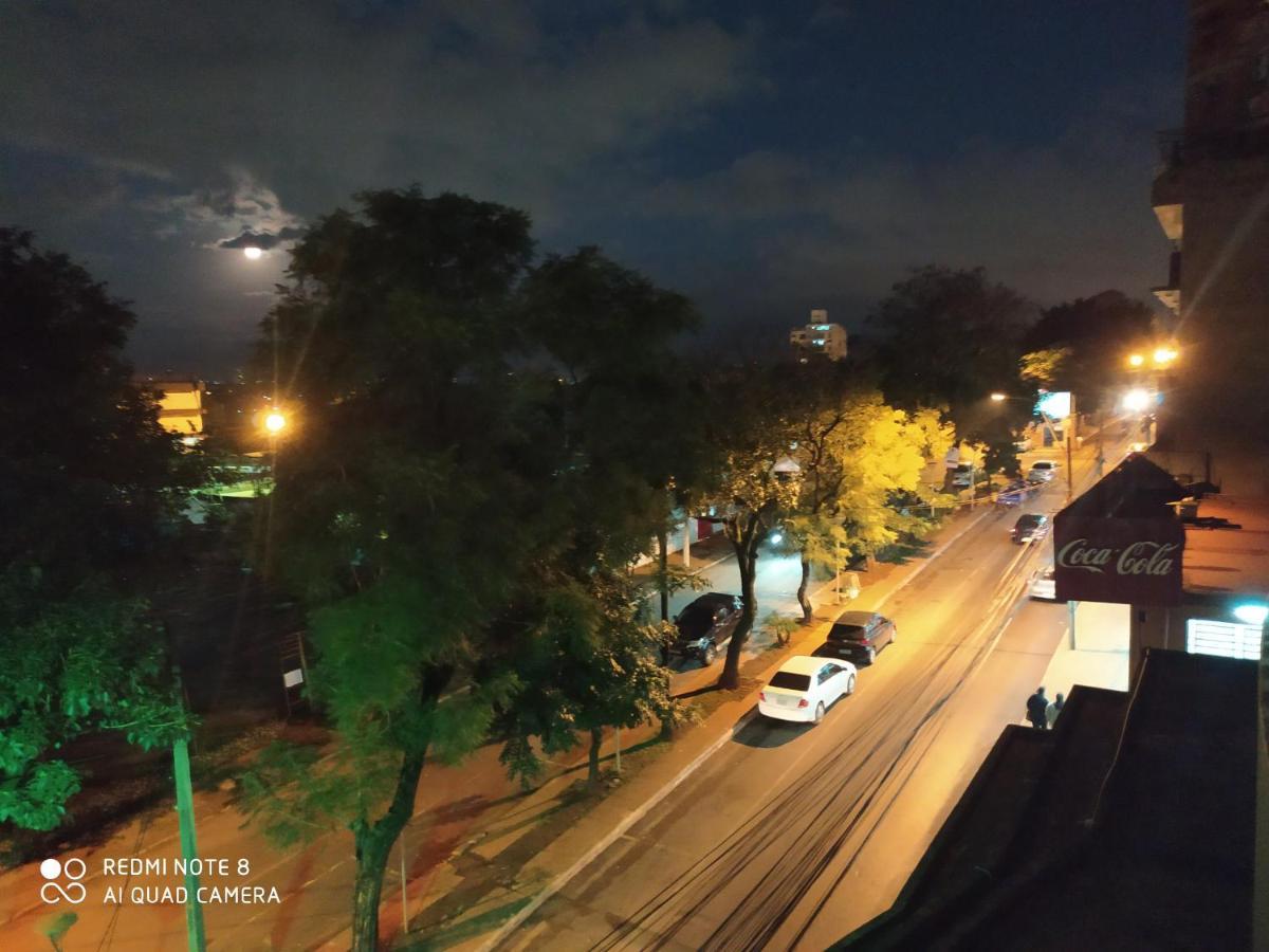 Amplio Y Comodo Apartamento Con Bella Vista En Pleno Centro Ciudad del Este Luaran gambar